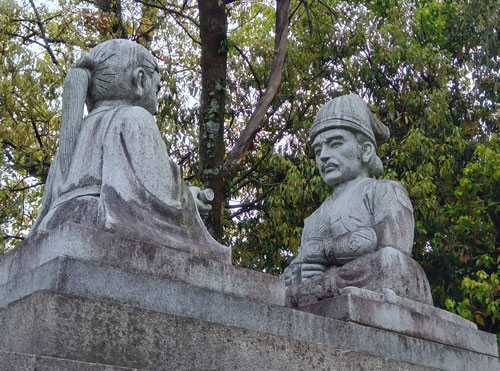 楠公父子別れの石像