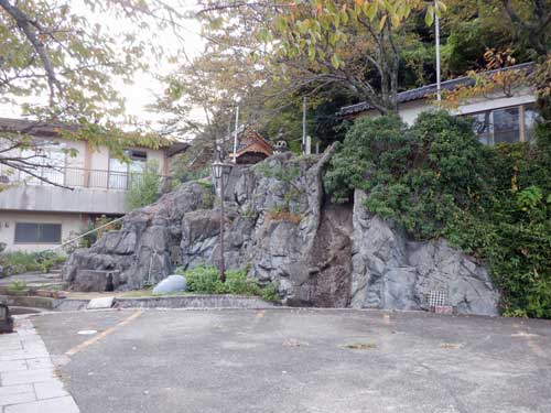 吉岡温泉　秋葉公園入口から薬師堂へ